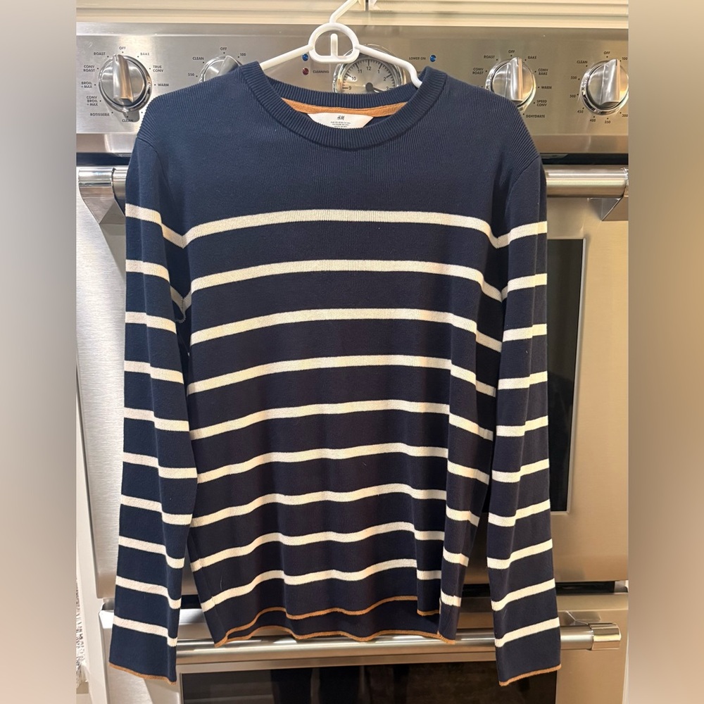 K100- Boys H&M sweater size 20